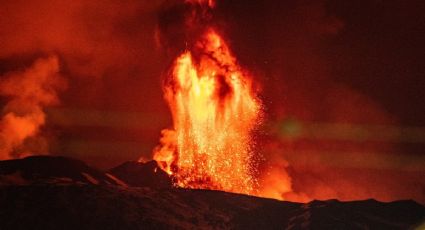 ¿Cómo se ve la ERUPCIÓN de un VOLCÁN desde el ESPACIO? EEI comparte un VIDEO del momento