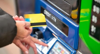 Detectan nuevo MÉTODO para ROBAR tu dinero en el cajero automático usando CALCOMANÍAS; así funciona