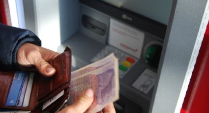 Tarjetas de Crédito: ¿Cuánto cobran de comisión los bancos por hacer un retiro en efectivo?