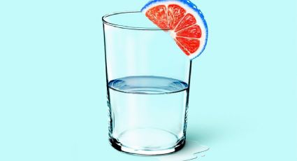 ¿Qué beneficios tiene tomar agua natural todos los días?