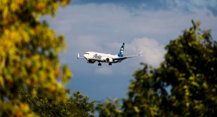 Piloto de Alaska Airlines trató de apagar los motores del avión en pleno vuelo