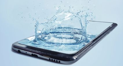 ¿Cuáles son los celulares que se pueden meter al agua en 2023?