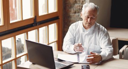 Empresas podrían hacer este CAMBIO en 2025 en beneficio de adultos mayores que buscan empleo