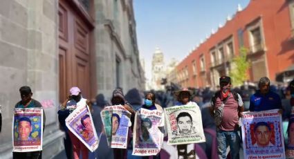 5 claves de por qué normalistas de Ayotzinapa irrumpieron Palacio Nacional durante Mañanera de AMLO