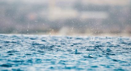 Por qué tirar agua en la calle no ayudará a "fortalecer las nubes"