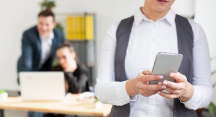 ¿Es legal que te quiten tu celular en el trabajo?: Esto dice la ley