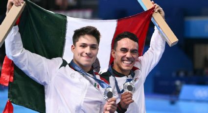 Juan Manuel Celaya y Osmar Olvera ganan medalla de plata en clavados sincronizados