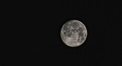 ¿Qué hay por dentro de la Luna?