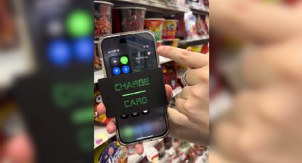 Tiktoker sorprende con tarjetas desechables para cargar batería al celular | VIDEO