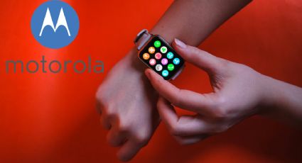 Motorola patenta un novedoso smartphone que se convierte en reloj; ¿cuándo llega a México?