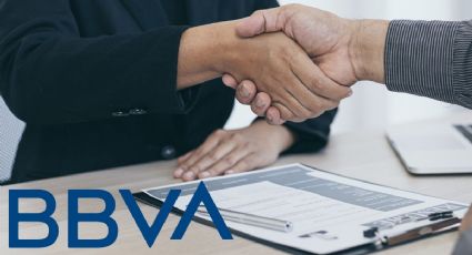 BBVA lanza empleo para personas con prepa; sueldo de 15,000 pesos al mes y bono anual de 27 mil