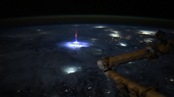 Astronauta captan extraño evento lumínico sobre México