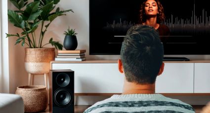 ¿Cómo puedo configurar mi televisor para escuchar mejor los diálogos en series y películas?