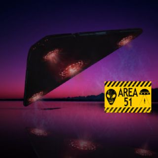 ¿OVNI o tecnología militar? Captan misteriosa nave triangular vista sobre el Área 51