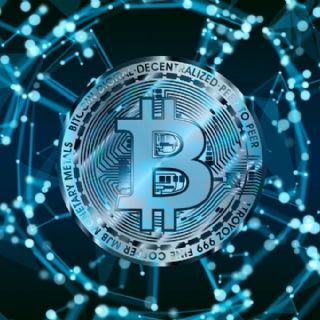 Bitcoin y Ethereum avanzan pese a la tensión global: así cerraron marzo