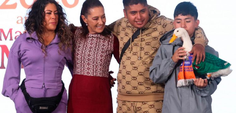 EN VIVO | Mañanera de Claudia Sheinbaum, hoy 22 de junio: Visita del Pato Merlín + Becas Bienestar